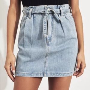 Hollister size 3 w26 ultra high rise denim skirt light denim wash paperbag